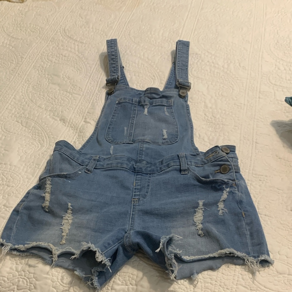 I & M Jeans Distressed Denim Overalls Shorts Sz Medium Absolute Precious Trendy